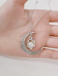 Fashion Moon Natural Glowing Stone Healing Necklace Women Gift Charm Luminous Pendant Necklace Jewelry